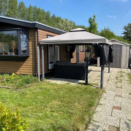 Stacaravan Op 5 Ster Campingpark Capfun De Bongerd